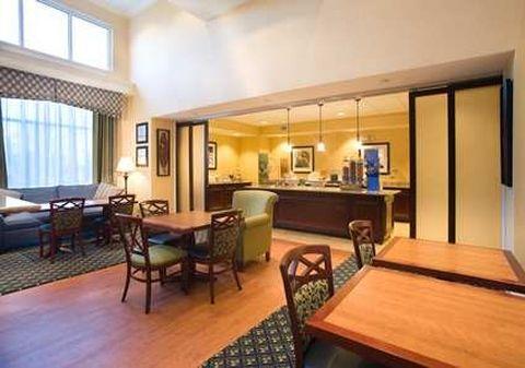 Hampton Inn & Suites Lake Wales Restaurant photo