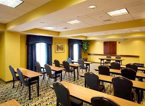 Hampton Inn & Suites Lake Wales Facilities photo