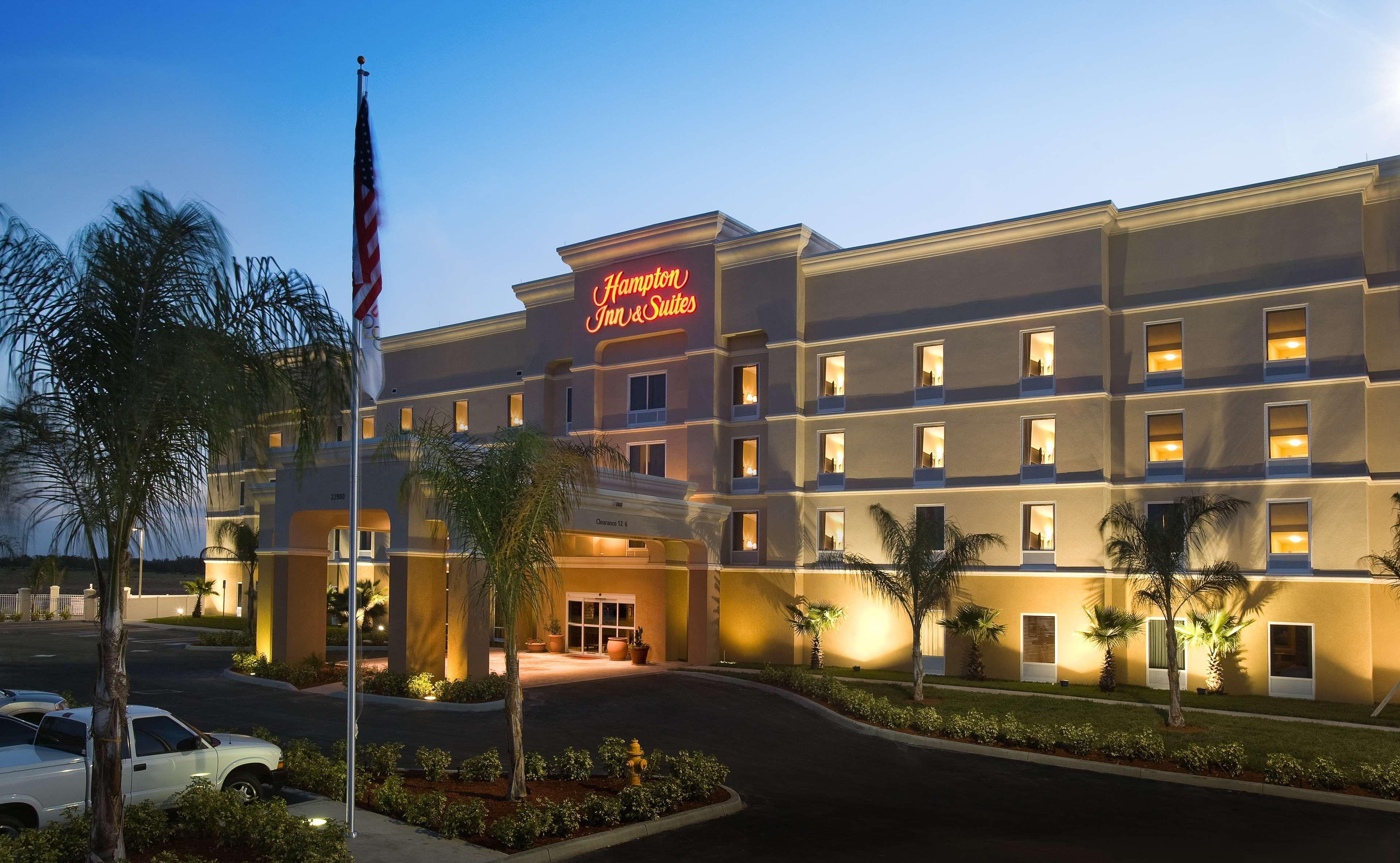 Hampton Inn & Suites Lake Wales Exterior photo